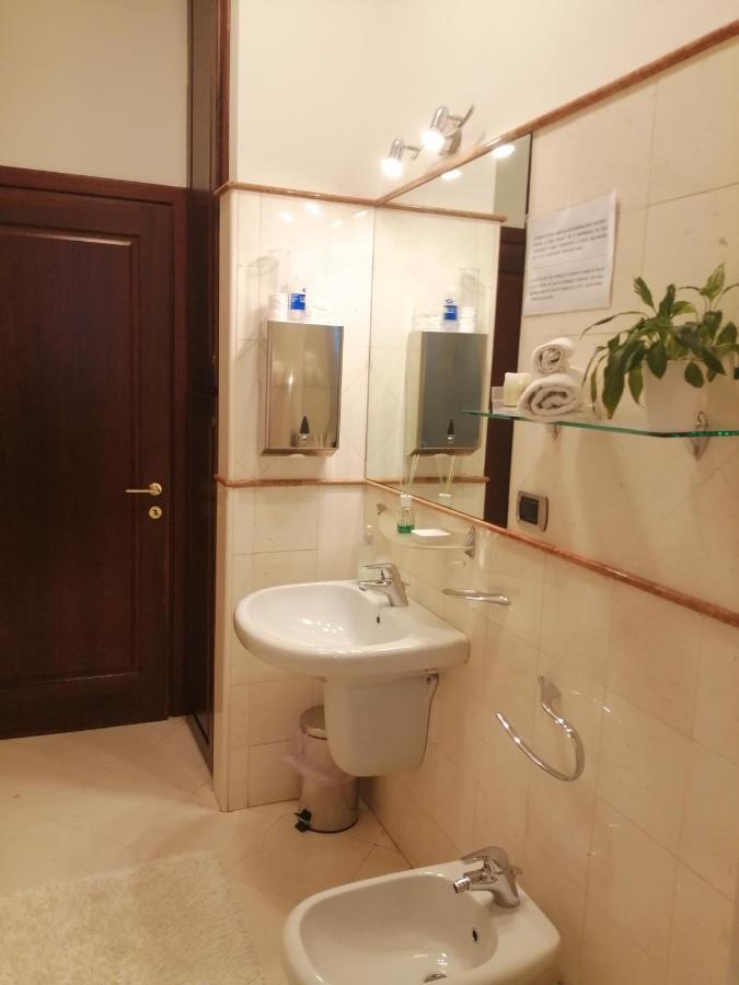 קליארי Guest Room Via Dei Passeri מראה חיצוני תמונה